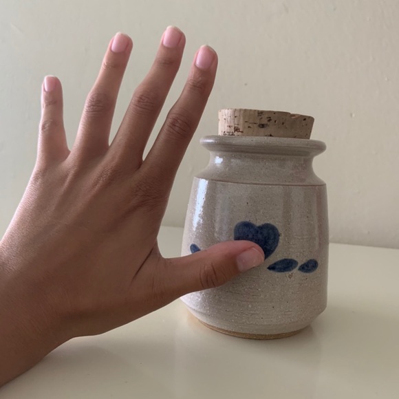 LOVELY VASE WITH CORK LID - Picture 3 of 4